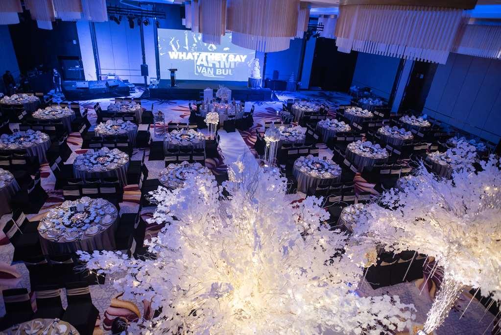 Pavilion Hotel Kuala Lumpur Managed By Banyan Tree Exteriér fotografie The 2011 awards ceremony